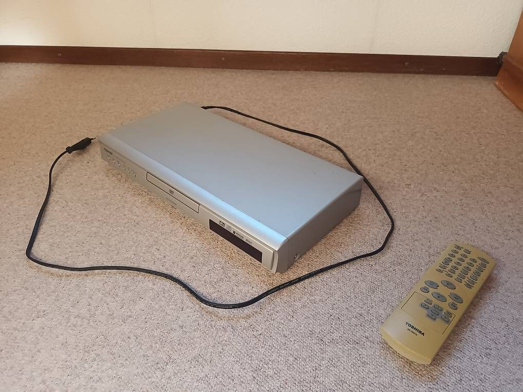 Tutti i DVDs: DVD-PLAYER – Usato da Kaltbrunn venduto da RomanZahner