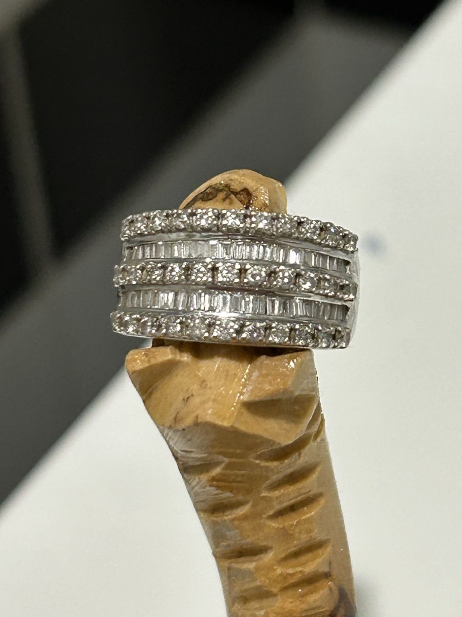 Anelli: Bague or blanc et diamants – Usato da lausanne venduto da Pepitam