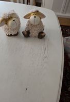 2 süsse Schäfchenfiguren aus Keramik für den Frühling