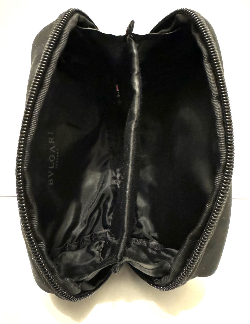 Custodie per cosmetici: EMIRATES Business Class pouch BVLGARI – Nuovo (secondo la descrizione) da Genève venduto da Murmurs 5