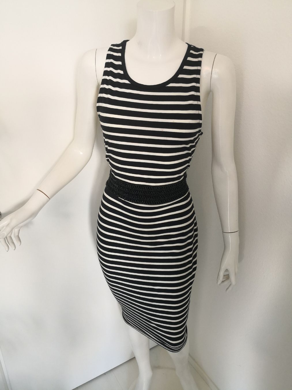 Mango Robes: 🤩MANGO STRETCH-KLEID SCHWARZ-WEISS GESTREIFT – Neuf (Voir description) à Olten par Naja-Twins-Twins 1