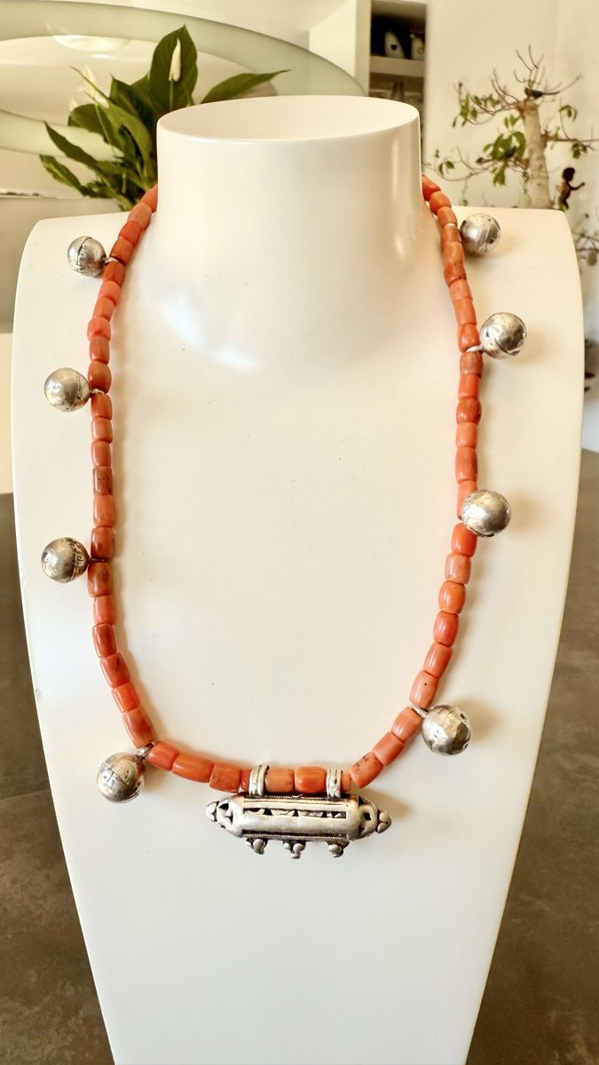 Catenine: Collier Berber corail naturel ancien Rare – Usato da Nyon venduto da stylevintage79