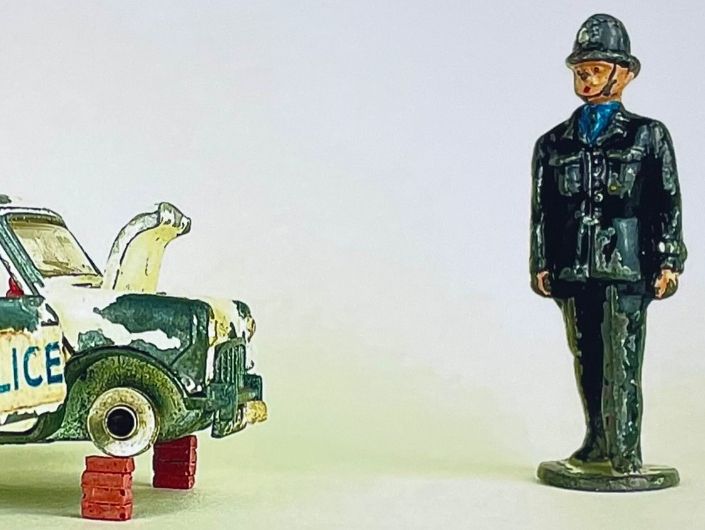 Foto & Immagini: Poster print - policeman & mini – Nuovo (secondo la descrizione) da Genthod venduto da lightyear63 2