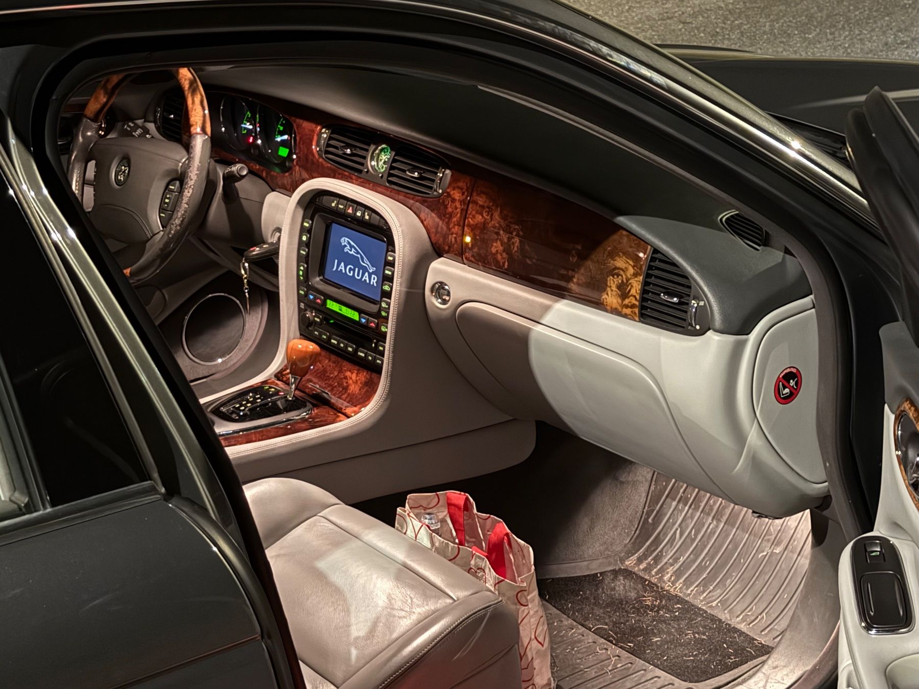 Jaguar Automobili: Jaguar XJ8 – Usato da Burgdorf venduto da akl_b6zw 2