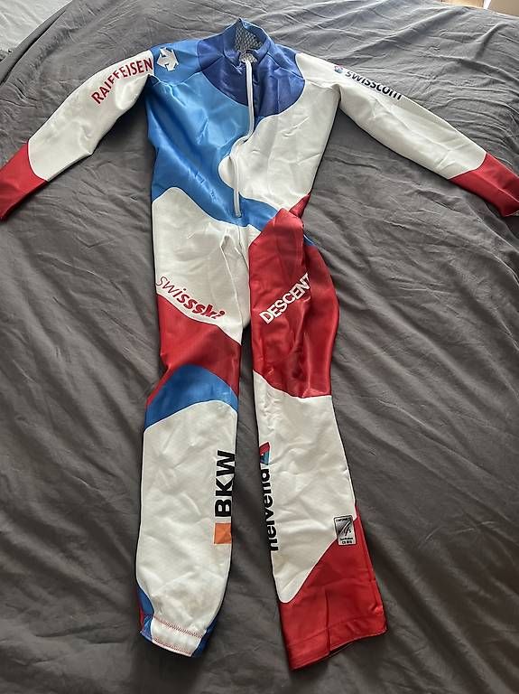 Completi, tute sportive e funzionali: Ski Renndress Swisscom - Grösse XL – Usato da Silvaplana venduto da SkoCats1