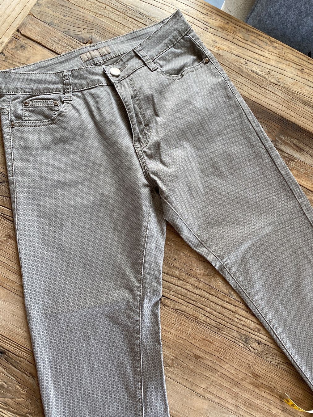 Hosen: Hose – Gebraucht aus Krattigen von Landado 2