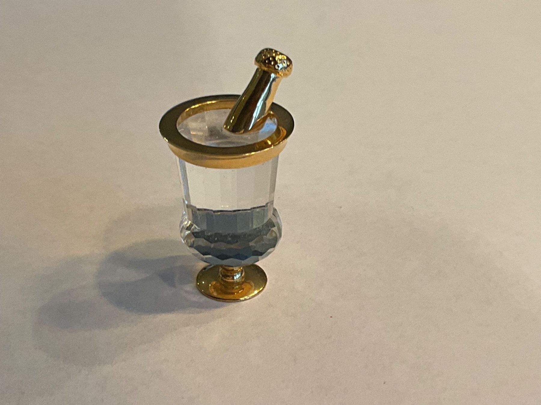 Swarovski Figuren: Swarovski Champagnerkühler – Neu (gemäss Beschreibung) aus Oberglatt ZH von Multimix