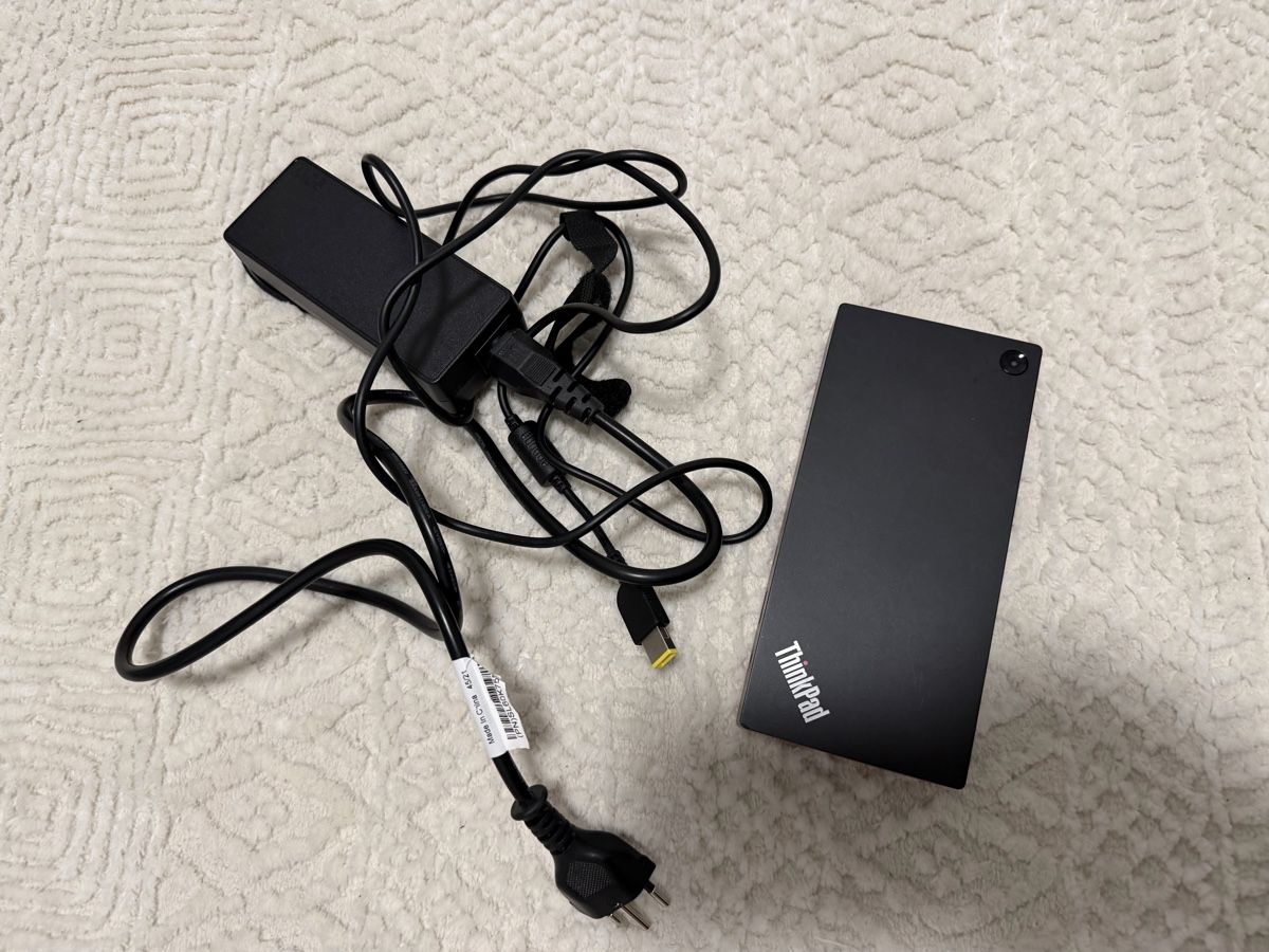 Lenovo Docking station: Lenovo ThinkPad Universal USB-C DockingStation – D'occasion à Derendingen par sssuperstar 3