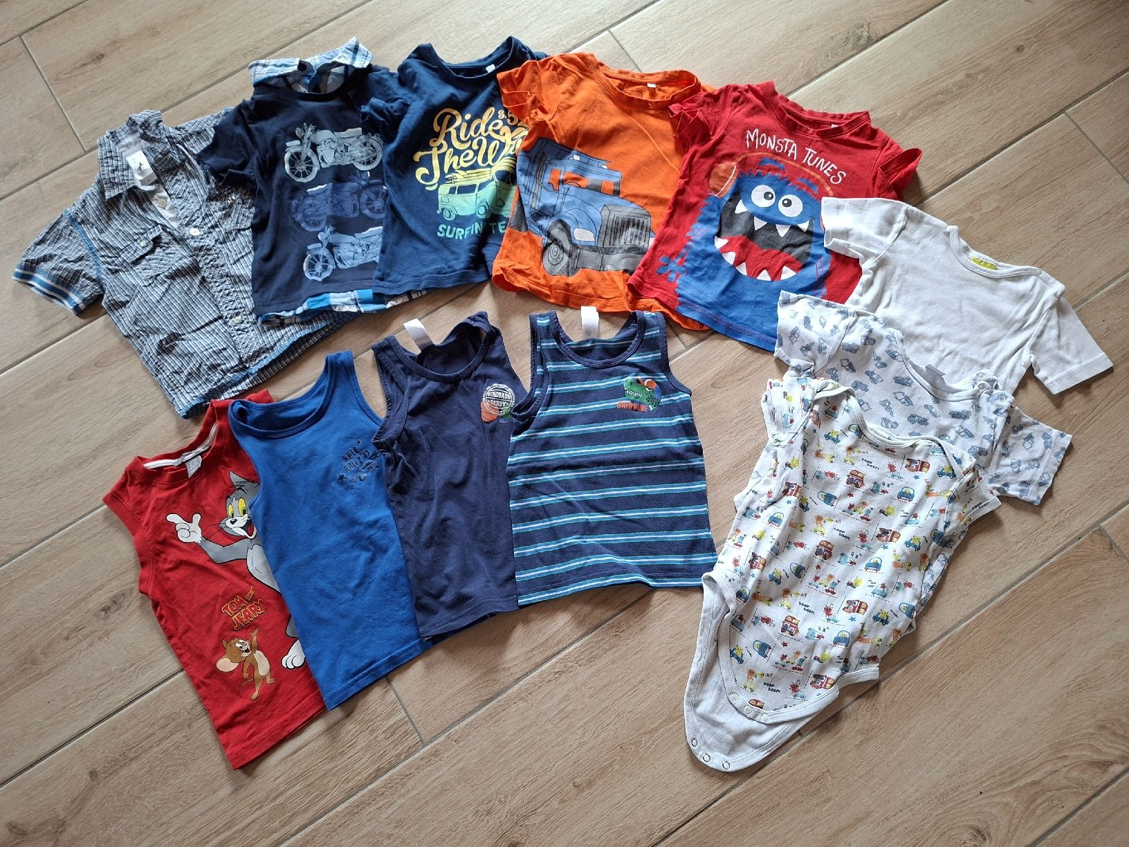 Ensembles coordonnés: Kleiderpaket Junge Gr.98 – D'occasion à Schüpfheim par lin_p7wr 1