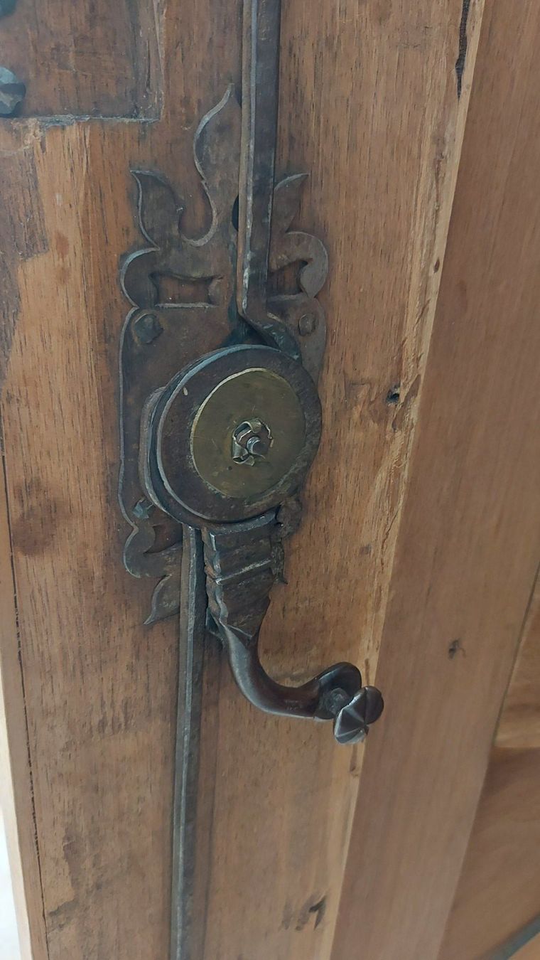 Armadi: Schrank Nussbaum 1900 – Usato da Arlesheim venduto da soggenase 3