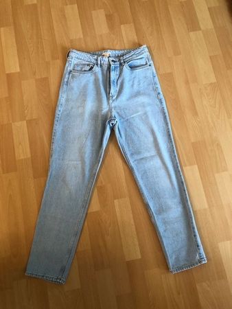 Helle Jeans von H&M, Grösse 40, Top Zustand für Frühling!