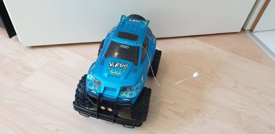 Nikko Modellismo RC: Nikko Virus SUV RC Auto – Usato da Bäch SZ venduto da nicolasg2