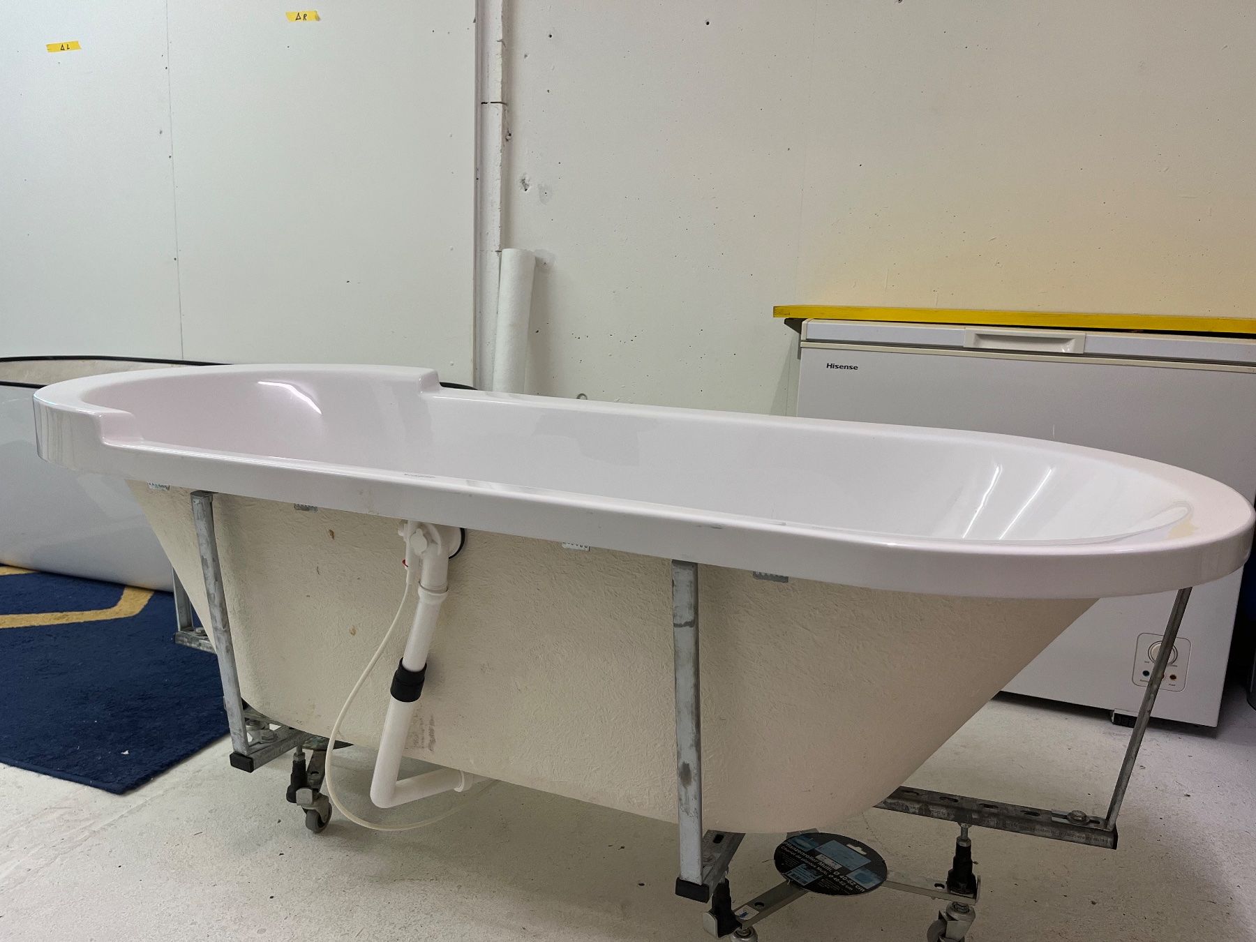 Duravit Vasche da bagno: Acryl-Badewanne Duravit mit Aussenschale – Usato da Oberflachs venduto da choa01