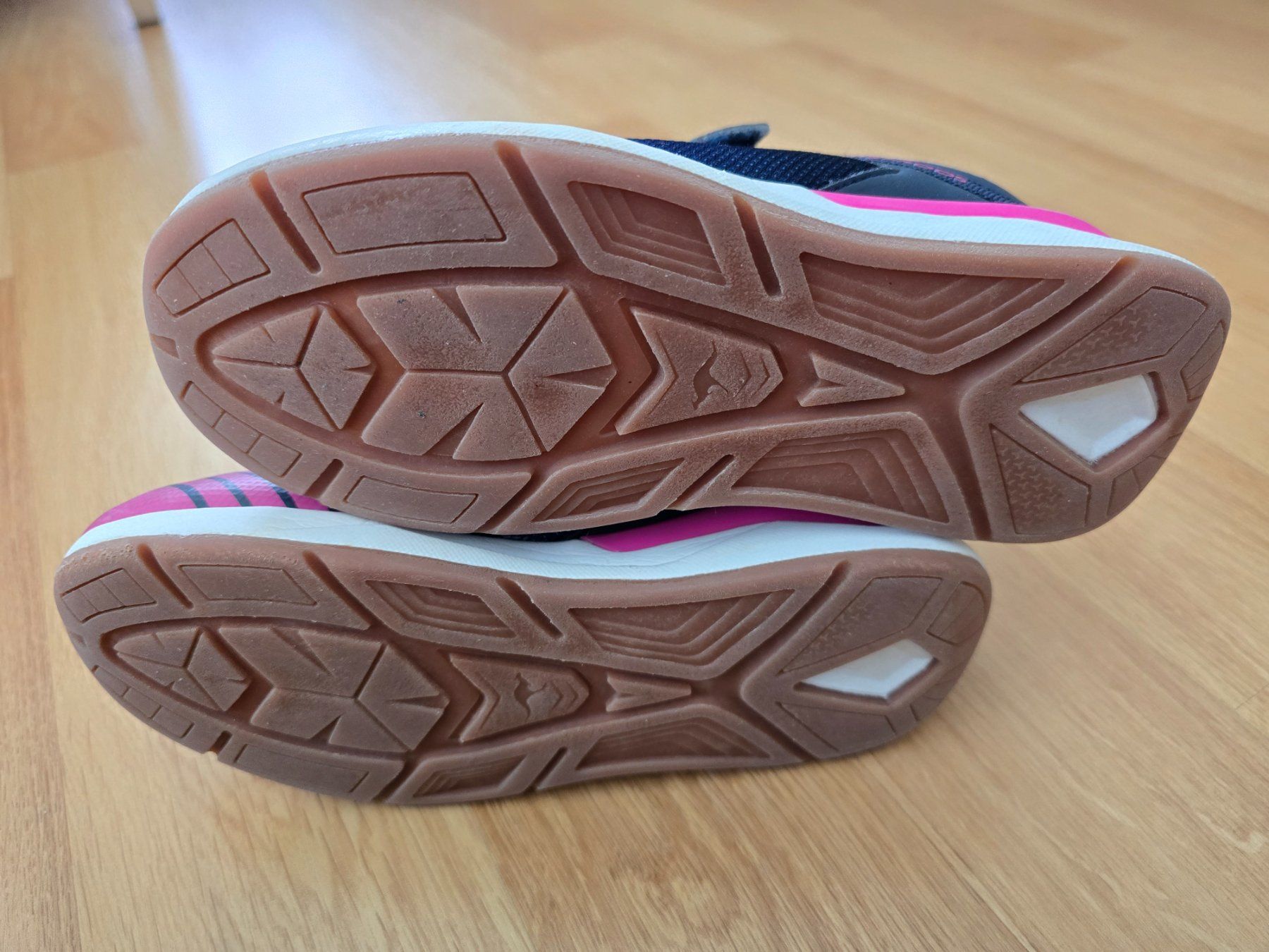 Scarpe per ragazze: Hallenturnschuhe Gr. 32 – Usato da Büttikon AG venduto da Amineah 2