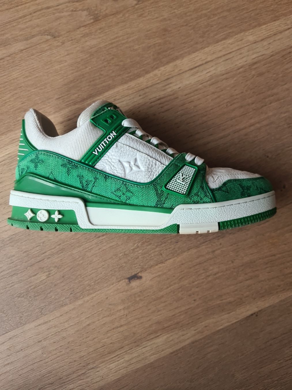Louis Vuitton Herrenschuhe: LV Trainer green denim 40 – Gebraucht aus Penthaz von flo_6cvf 4