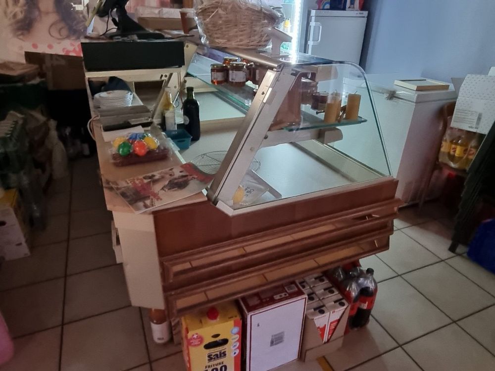 Equipement de magasin & Foires: Vitrine réfrigérée d’occasion avec plan de travail en marbre – D'occasion à Bavois par her_9899 2