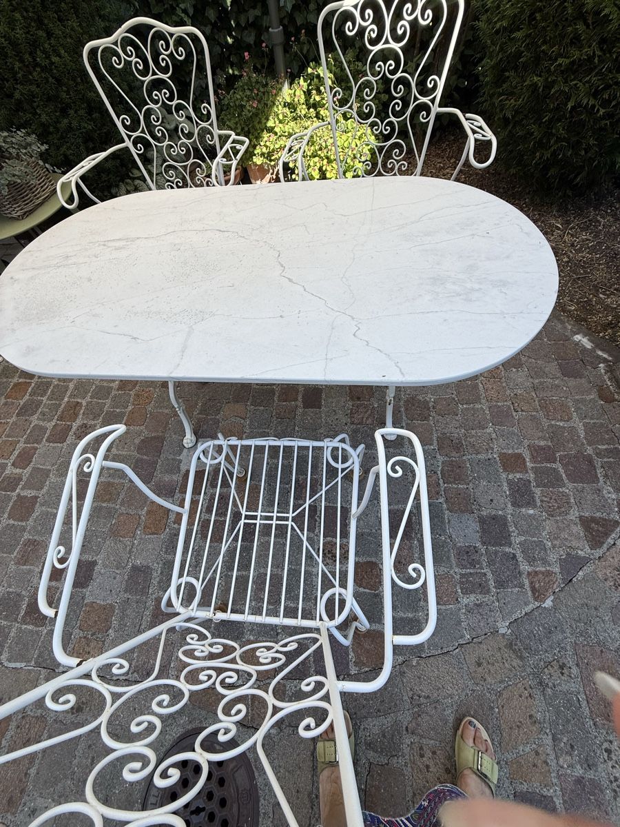 Set di tavolo e panche: GARTENTISCH MARMOR + 3 STÜHLE – Usato da Zofingen venduto da duke019