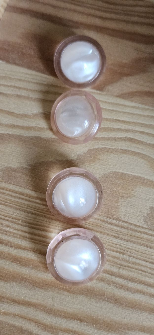 Bottoni: 4 boutons rose poudré 18mm – Nuovo (secondo la descrizione) da Carouge GE venduto da Lea000
