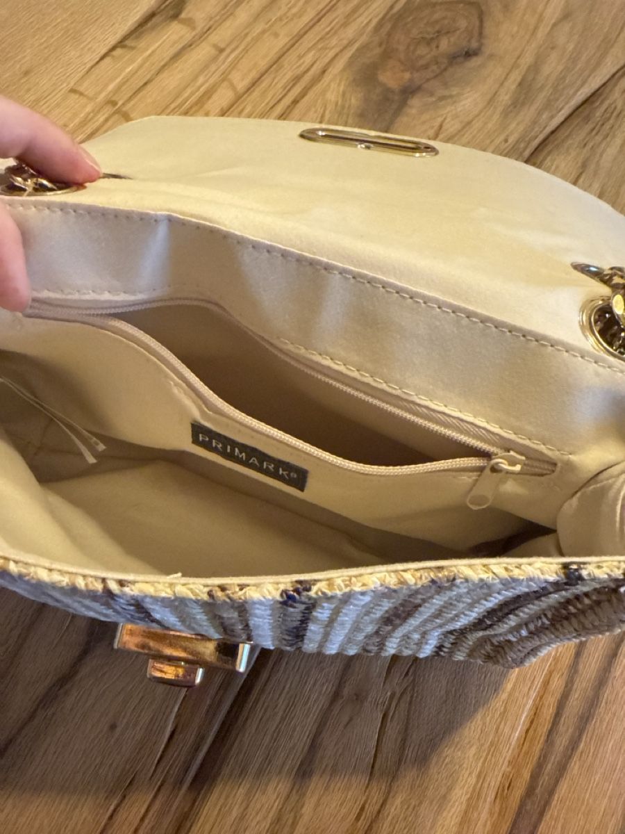 Primark Sacs femmes: Helle Umhängetasche – D'occasion à Pfäffikon ZH par Fruchtsaft 1