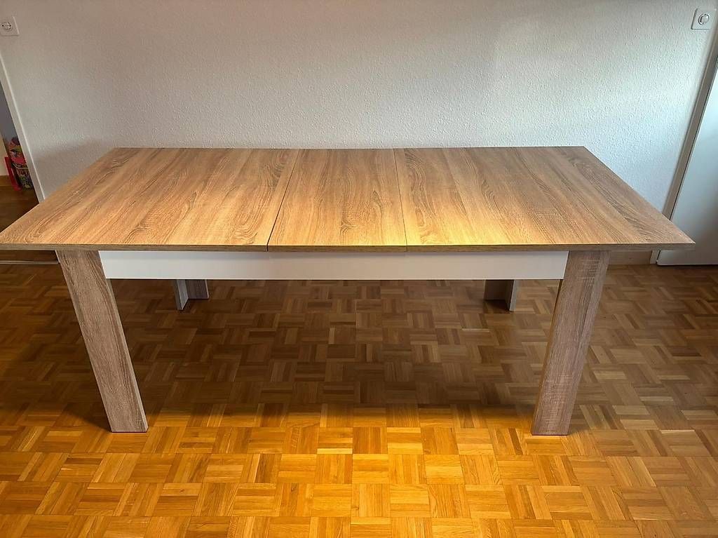 Set de table et chaises: Table et chaises – Neuf avec emballage d'origine à Chêne-Bougeries par chr_8gpk