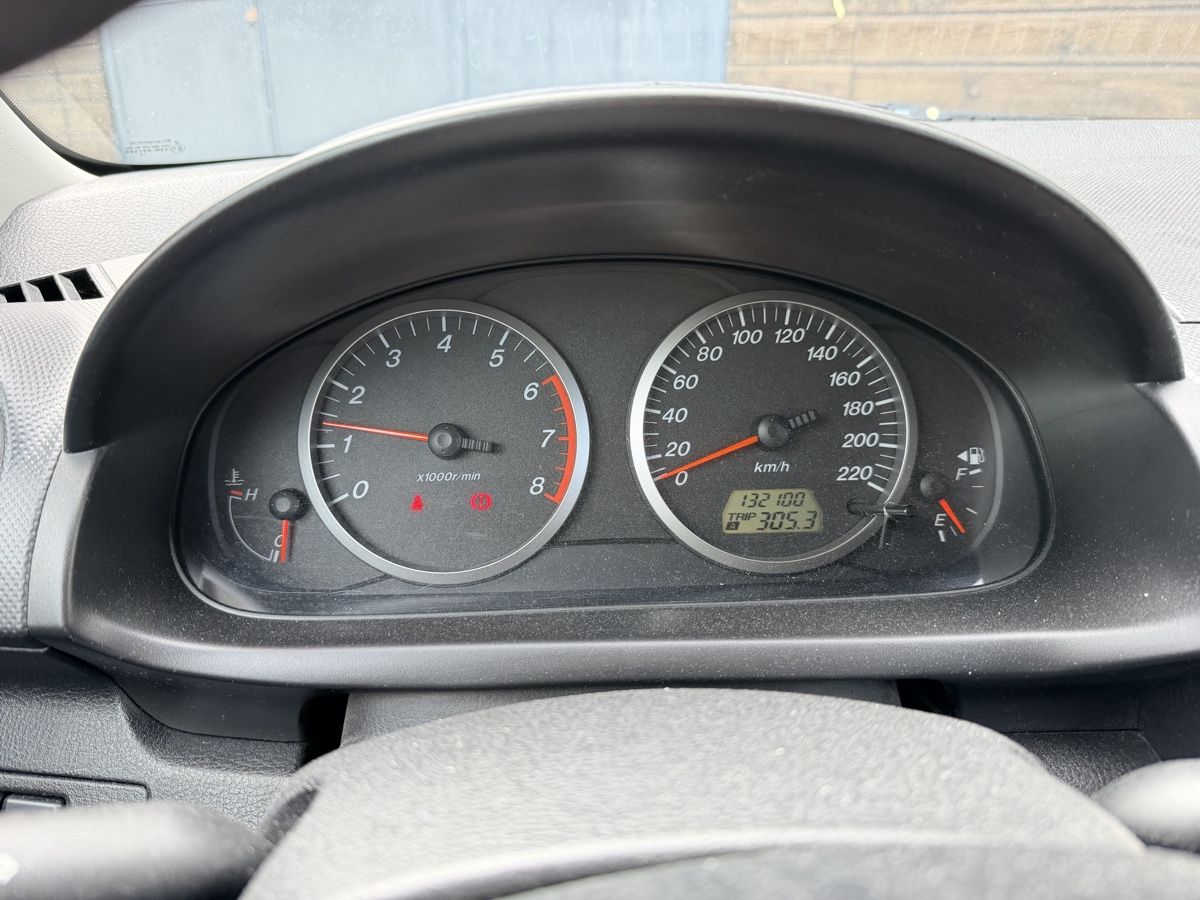 Mazda Automobili: Mazda 2 1.4 Benzin mit klima jg2005 132000km  – Usato da Bern venduto da Kamjan 7