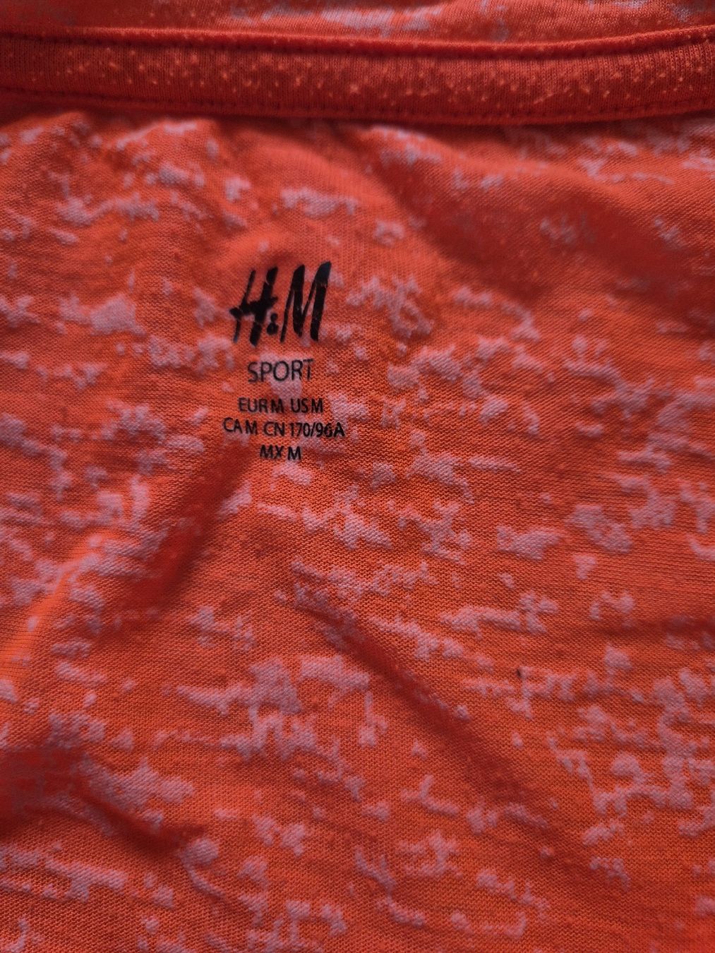 H&M T-shirt: H&M Sport Shirt – Nuovo (secondo la descrizione) da Aesch BL venduto da sar_j59l 1
