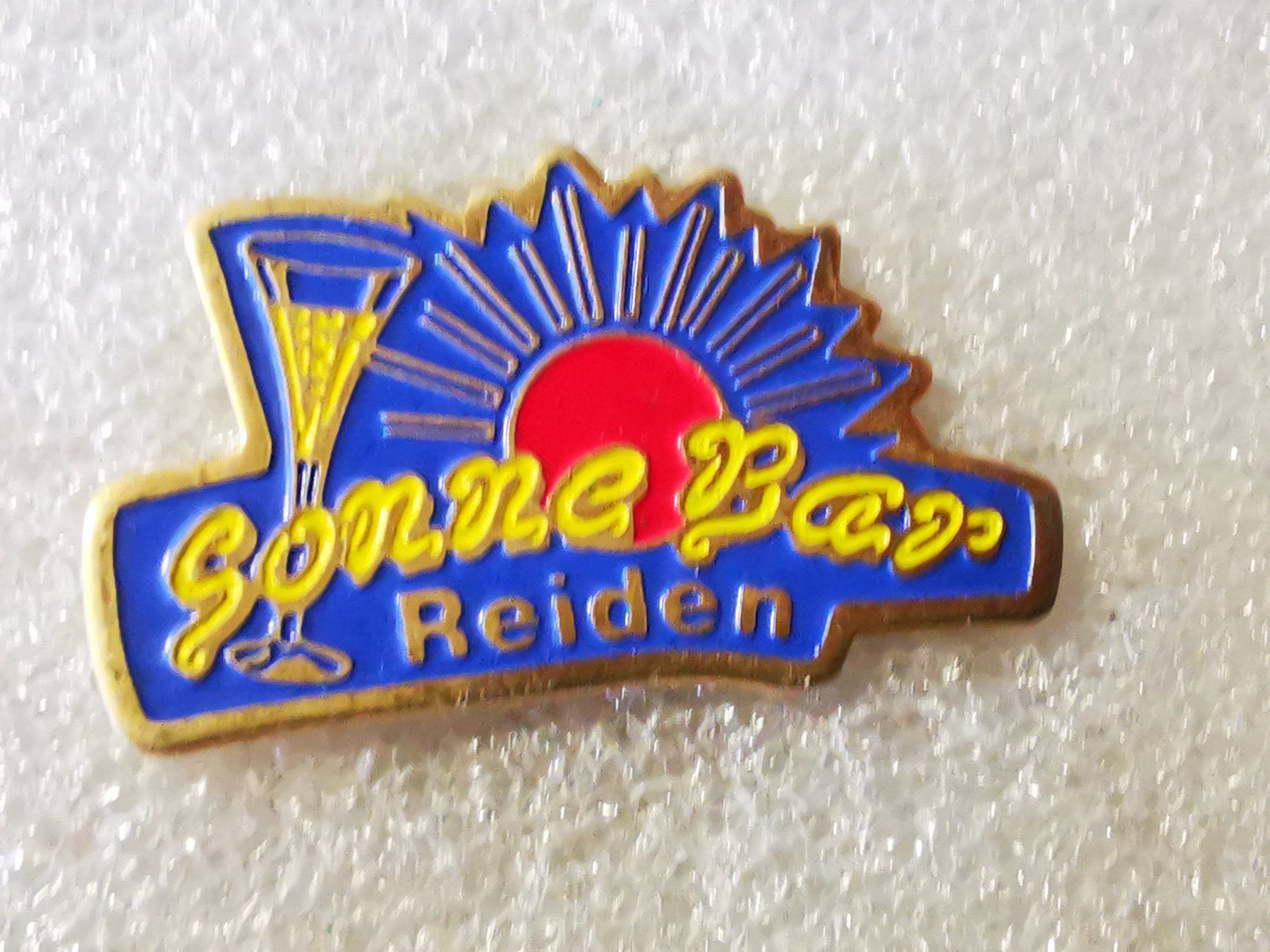 Placchette & Badge: Ansteckpin 148: Sonne Bar Reiden – Usato da Oppligen venduto da Pin-Fall-Shop