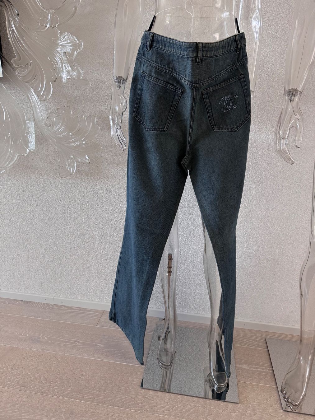 Chanel Jeans: Chanel Jeans Strass Logo Gr. 42 – Nuovo (secondo la descrizione) da Steckborn venduto da ayvel 8
