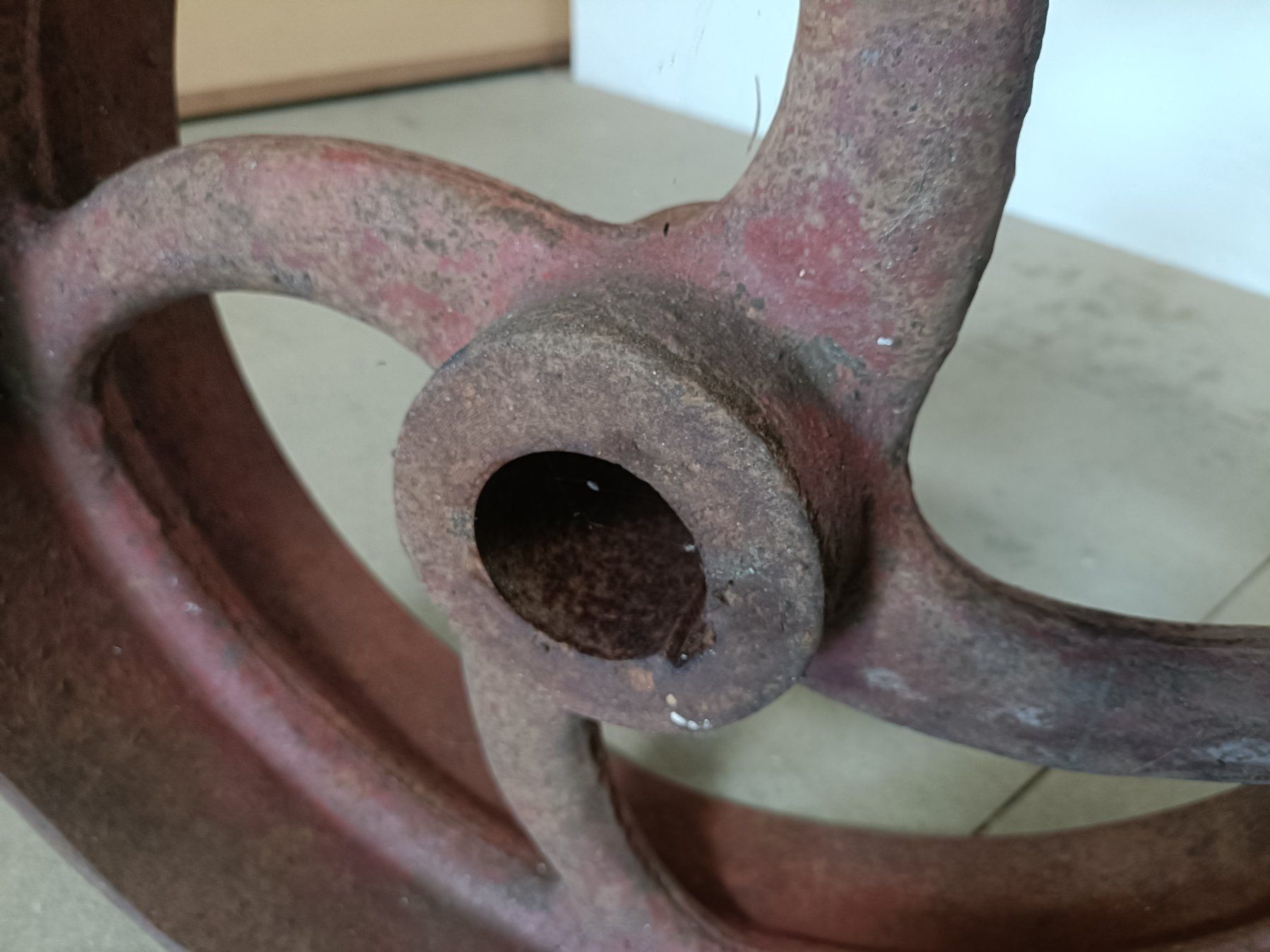 Pneus & Kompletträder: Alte Antriebsrad, Rad, Metallrad, Durchmesser ca. 45 cm. – Gebraucht aus Hombrechtikon von Unser_Hofer 3