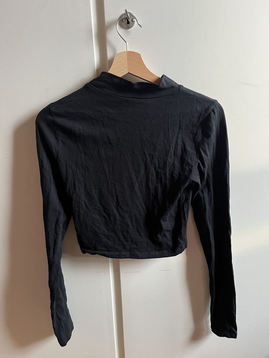 Top: Langarm crop top – Usato da Fribourg venduto da ari_299f 2