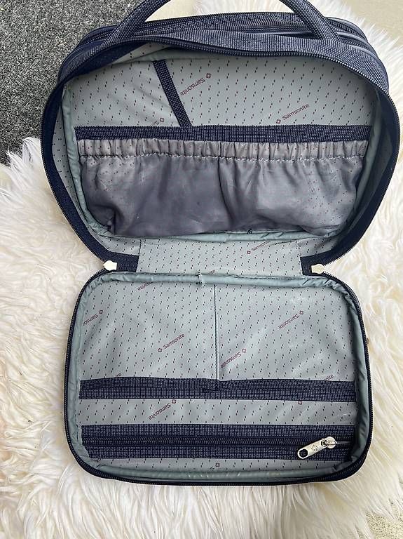 Samsonite Custodie per cosmetici: Samsonite Beautycase dunkelblau – Usato da Dübendorf venduto da fadrinli 3
