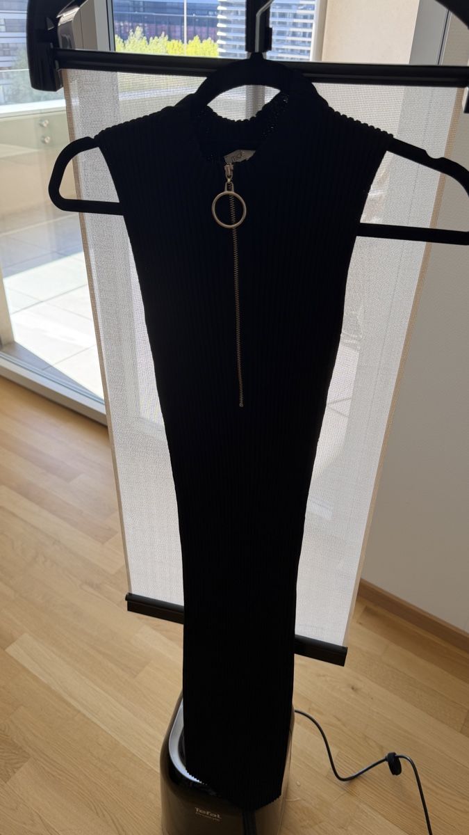 Maje Robes: Maje ribbed dress – Neuf (Voir description) à Glattpark (Opfikon) par swi_wk9j