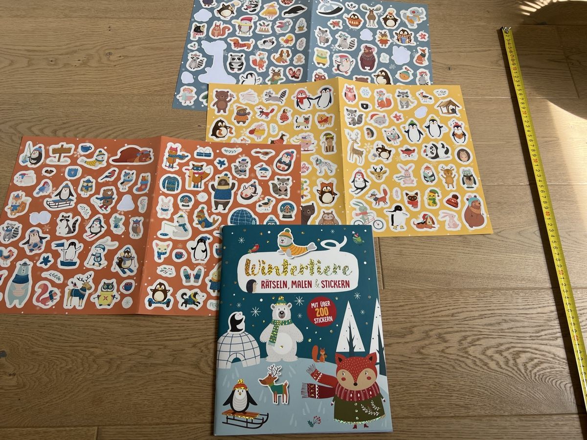 Libri: Wintertiere Rätsel-, Mal- & Stickerbuch mit 200+Sticker – Usato da Oensingen venduto da katepe