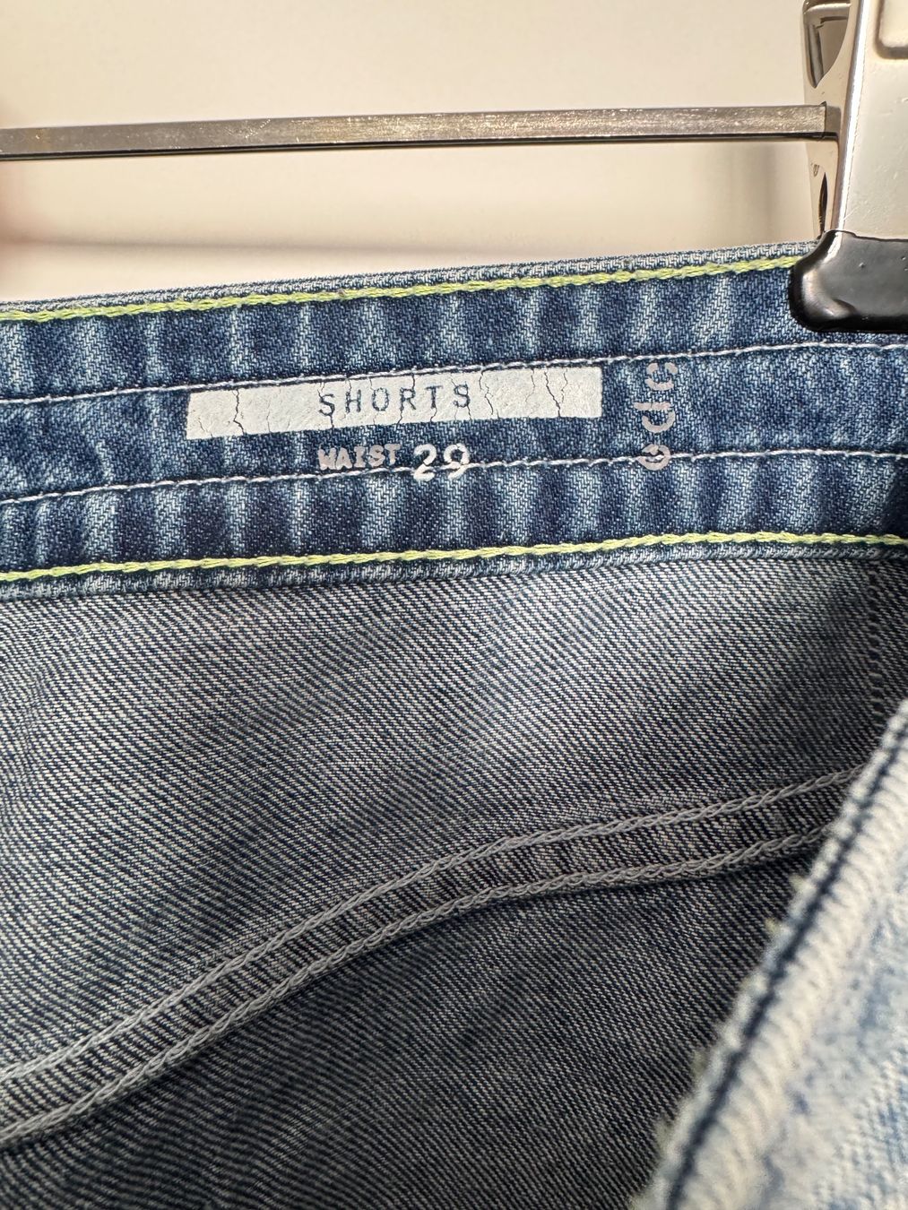 Esprit Jeans: Jeans Shorts Damen Grösse 29, edc Esprit – Usato da Niederhasli venduto da Erwied 2