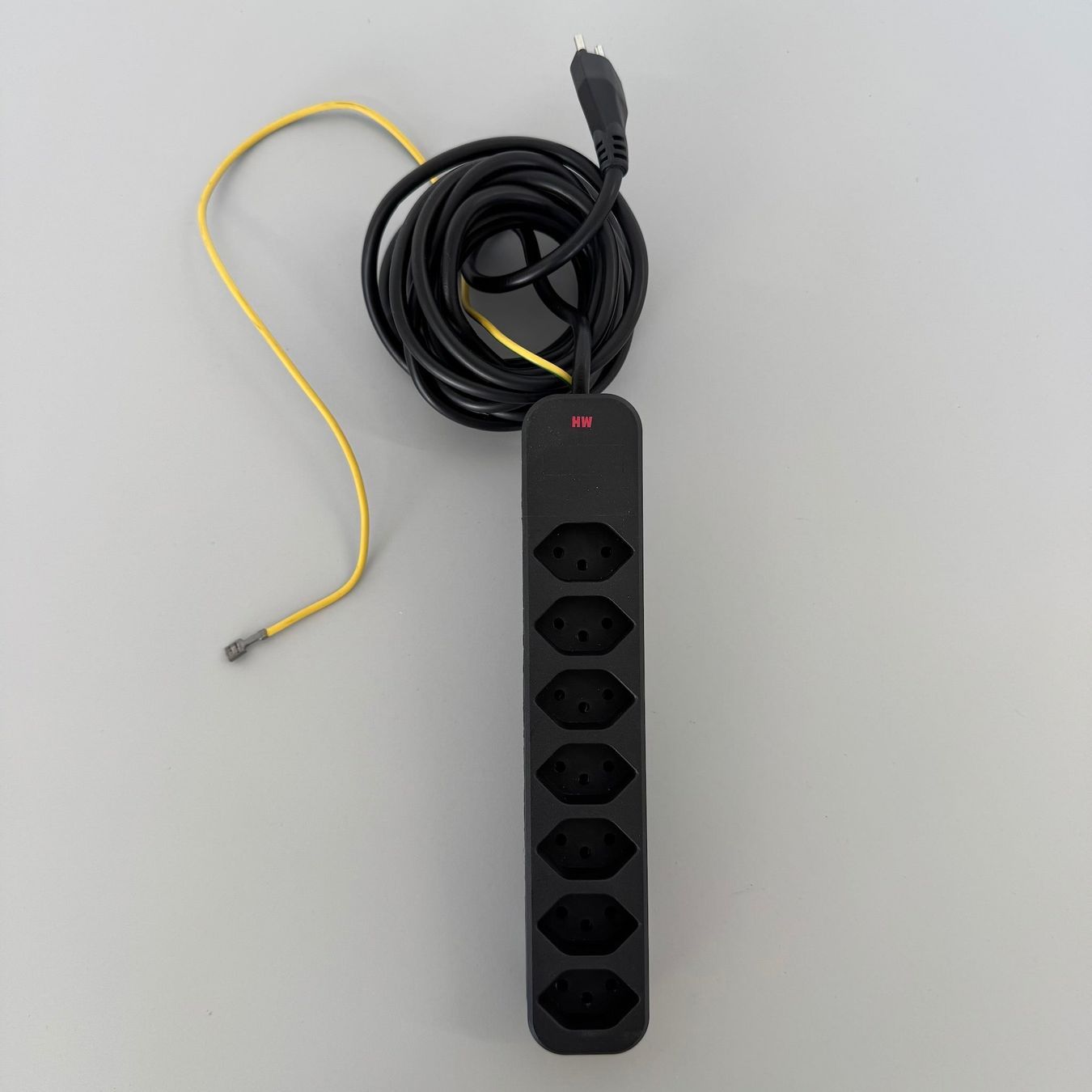 Spine: Max Hauri Swiss Line Mehrfachstecker - Schwarz - – Usato da Schönenwerd venduto da mcofficeshop 1