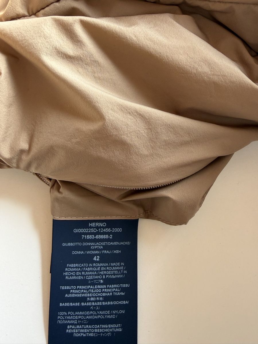 Herno Jacken: Veste courte légère beige – Gebraucht aus Chermignon von suz_yt56 2