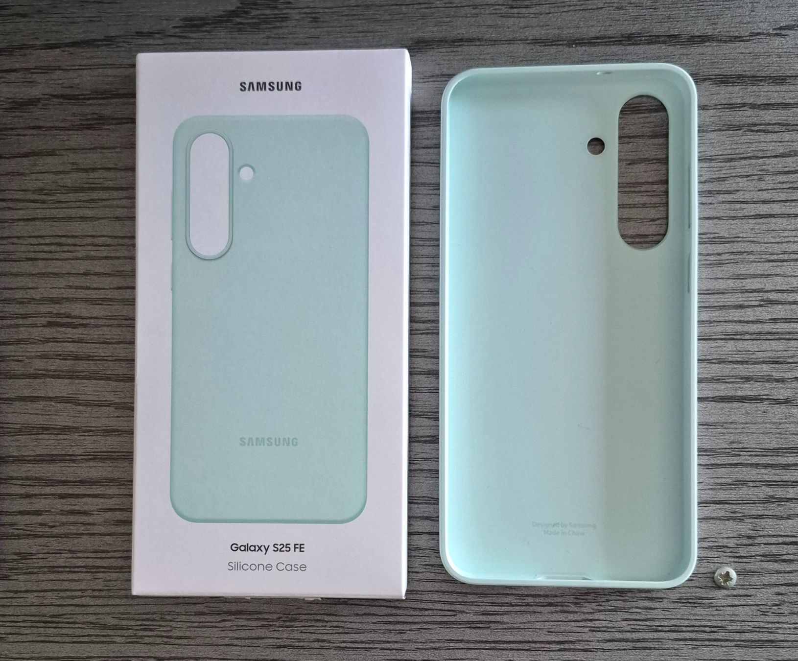 Samsung Cover & Protezioni schermo: Samsung Silicone Case GalaxyS25 FE Grün – Nuovo (secondo la descrizione) da Basel venduto da hug_5mmp