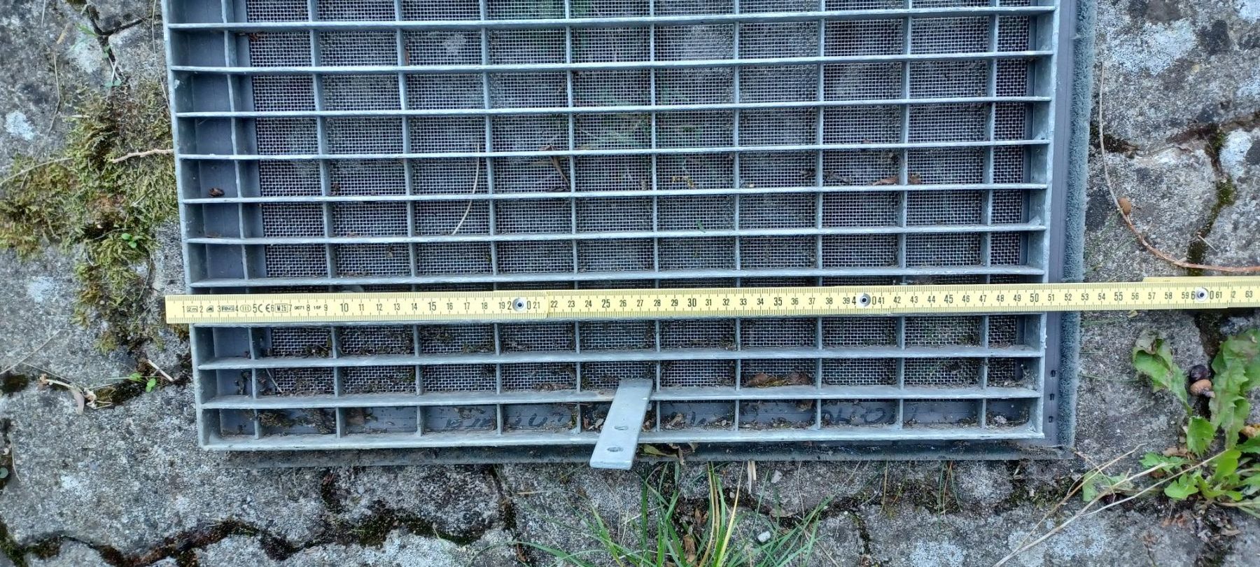 Griglie e Inferriate: Abdeckgitter für Lichtschacht – Usato da Müllheim Dorf venduto da Agami123 5