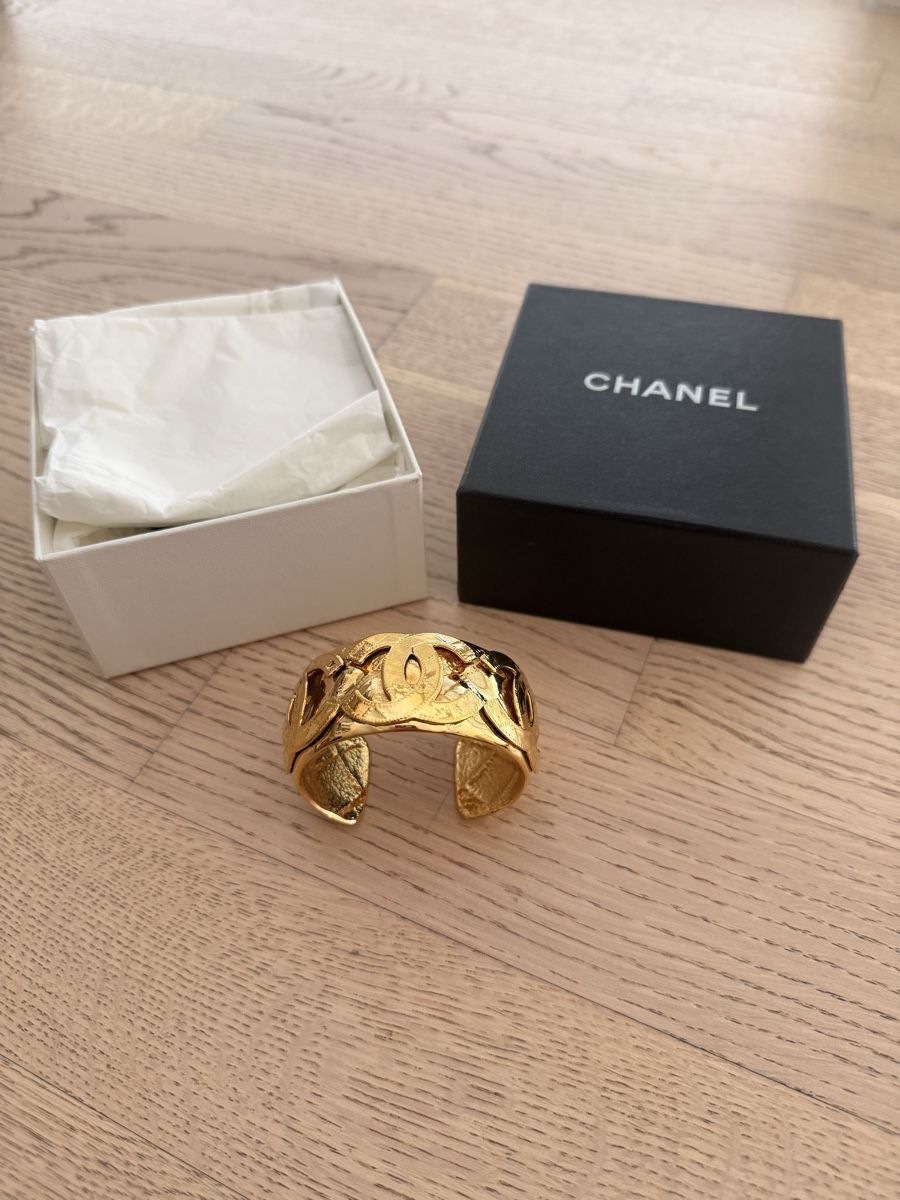 Chanel Armbänder & -reifen: Chanel Cuff (Armreif) – Gebraucht aus Uster von ursonja01 2