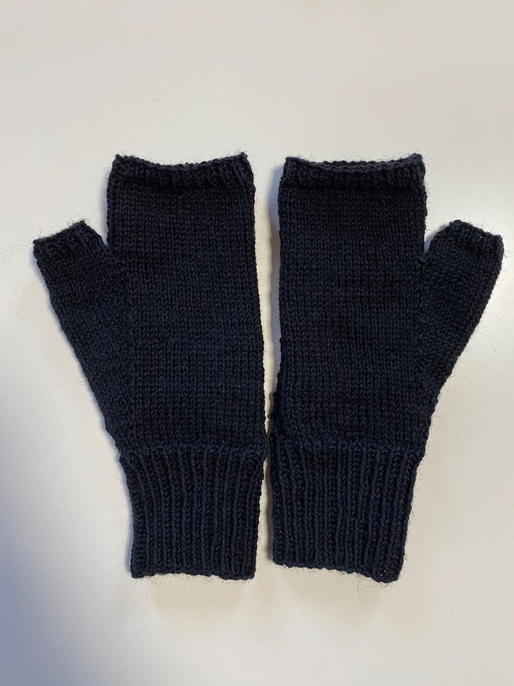 Handschuhe & Handstulpen: Handschuhe aus Wolle Handgestrickt unisex – Neu und originalverpackt aus Züberwangen von ConiBa 2