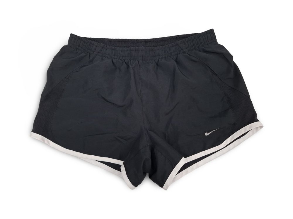 Nike Hosen: NIKE Shorts – Gebraucht aus Solothurn von Restwert_SO