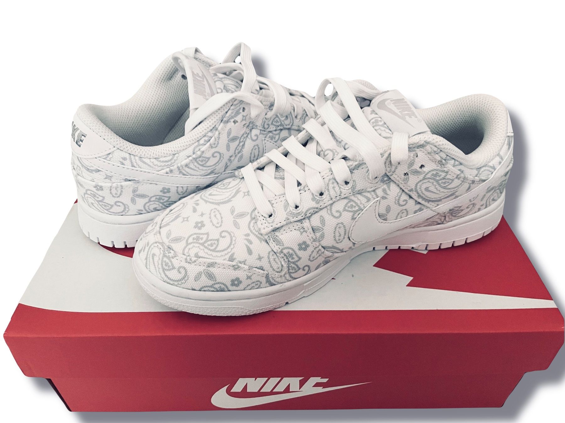 Nike Scarpe da donna: Nike Dunk Low Paisley Weiss 38.5 neu – Nuovo e nell'imballaggio originale da Bülach venduto da sue_w7w6 1