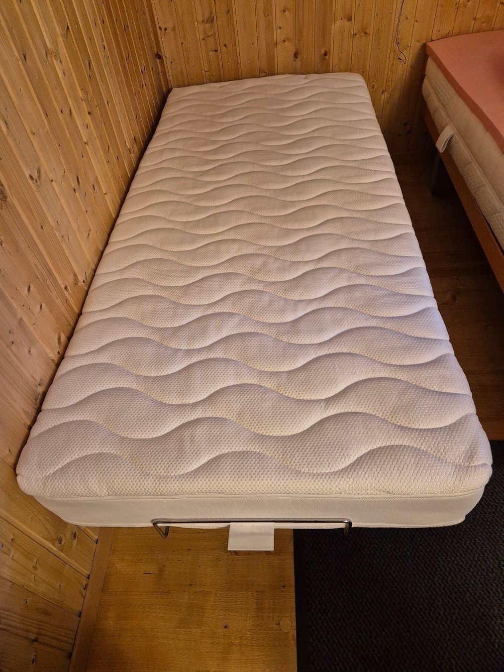 Lits: Bett mit Matratze 90x200 – D'occasion à Adetswil par Hugo54