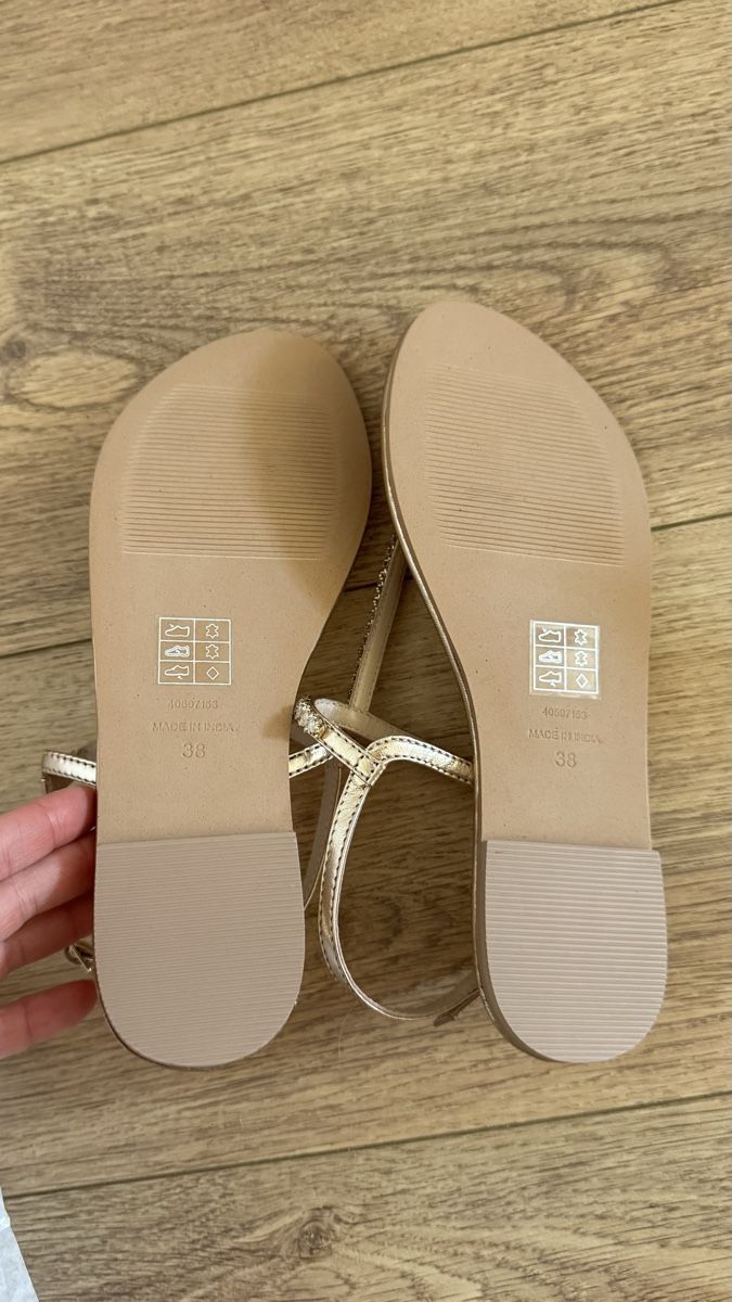 Chaussures femmes: Ledersandalen mit Steinen. Neu – Neuf avec emballage d'origine à Schaffhausen par R_Muzh 5