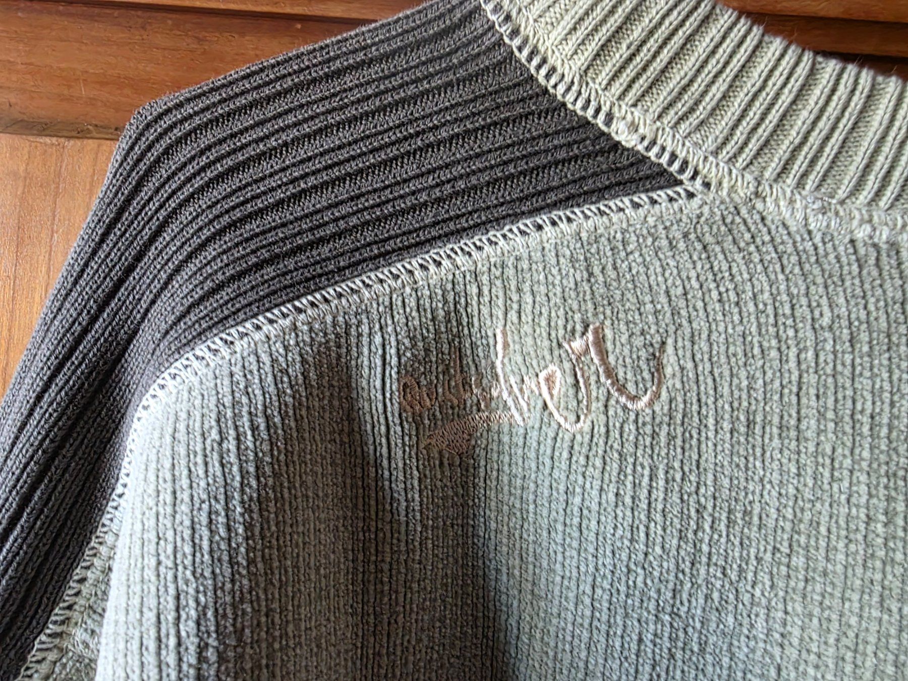 Quiksilver Maglioni & Felpe: Quiksilver Pullover Damen Grösse S – Usato da Walterswil BE venduto da Lonitti 4