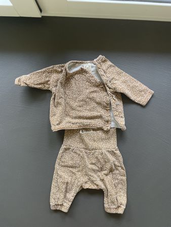 Pusblu Set in Gr 56 braun mit Blättchenmuster