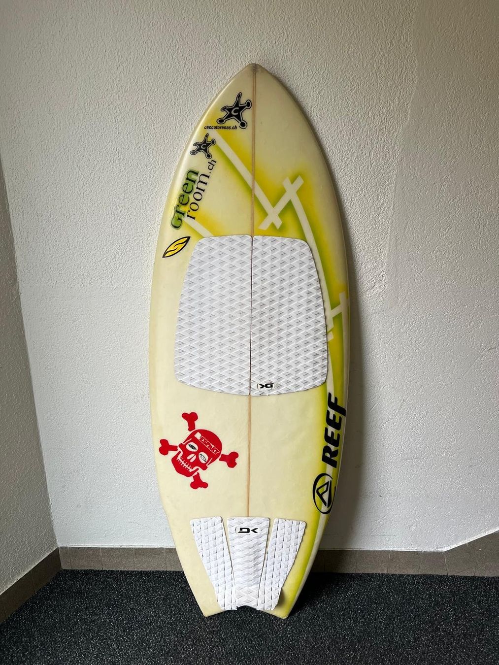 Surfboards & Schwimmbrette: Wakesurboard Subject 4'9 – Gebraucht aus Zürich von Taj137