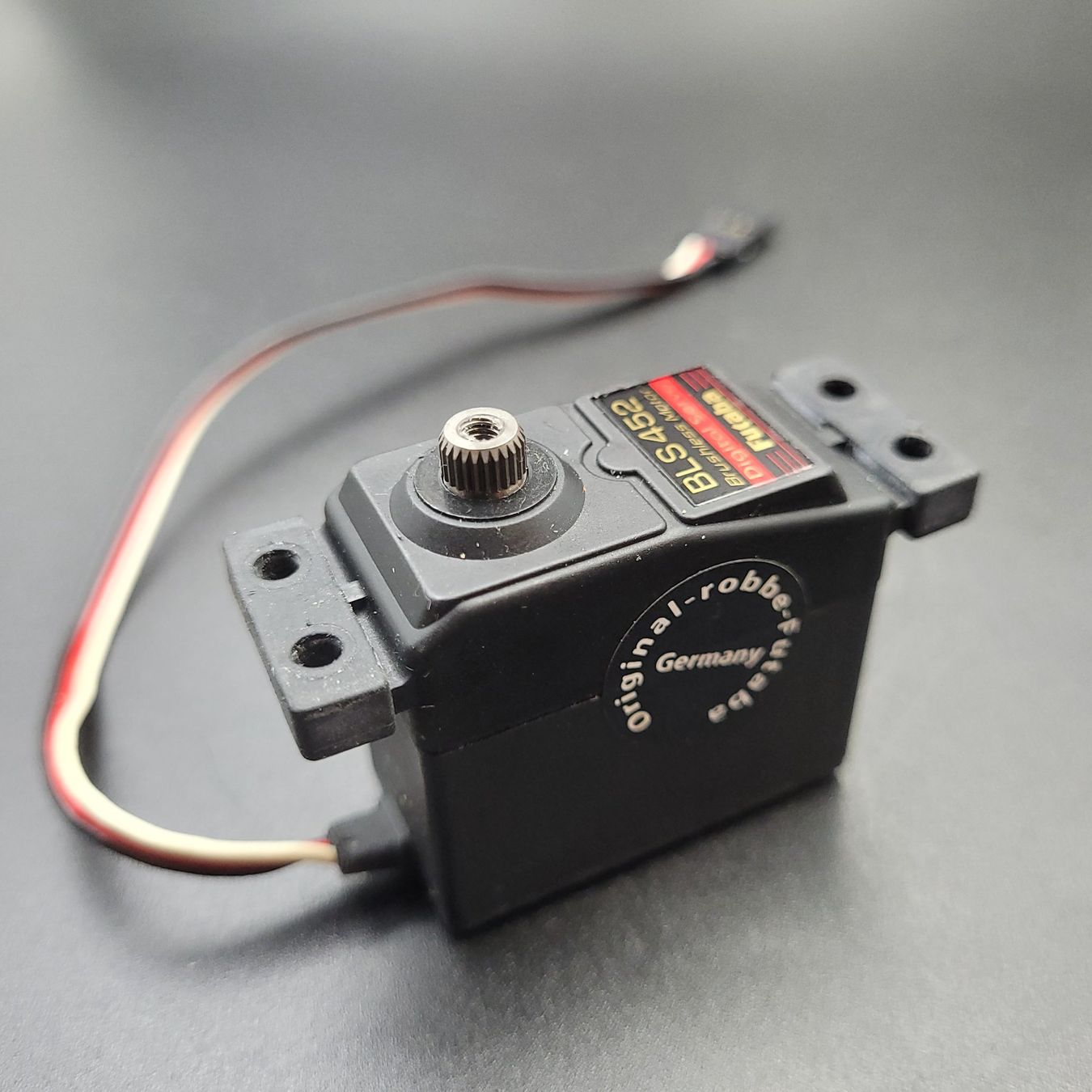 Futaba Telecomando: Servo brushless Futaba BLS452 – Usato da Malleray venduto da pixeleleven