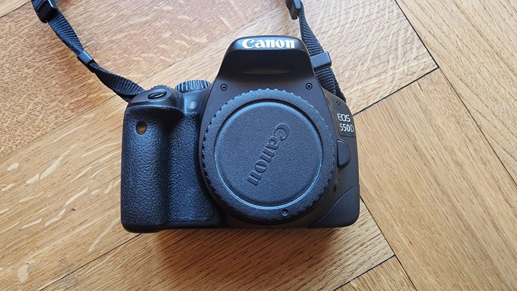 Canon Fotocamera: Canon EOS 550D inkl. Objektiv – Usato da Basel venduto da Mauck93 2