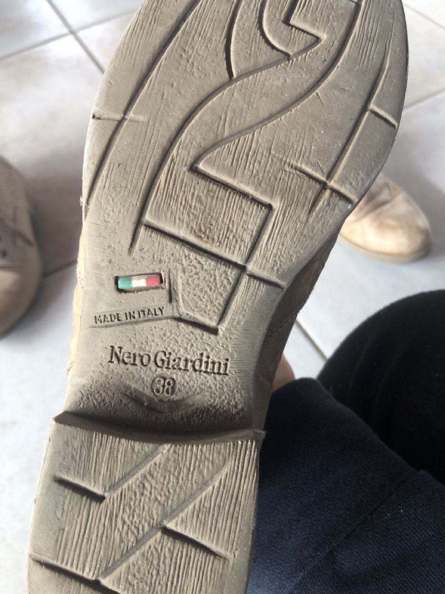 Scarpe da donna: Bottines nero giardini - made in Italy – Usato da Lonay venduto da sop_wf8k 3